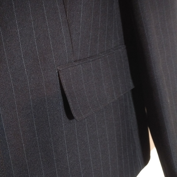 Evan Picone pantsuit w/subtle pin stripes, size 10 - Picture 4 of 7